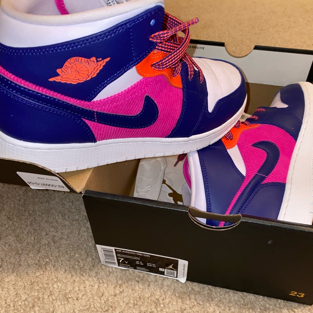 Air Jordan Mid 1 Sneakers